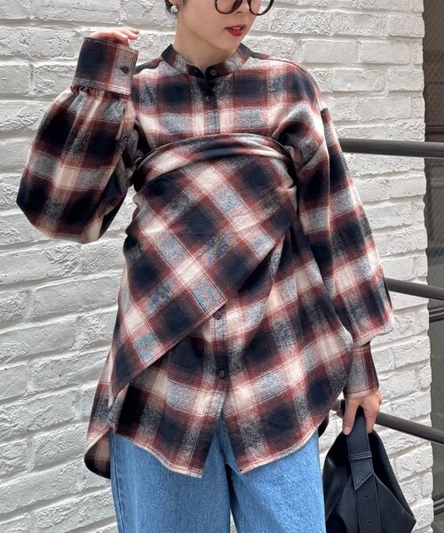 CIAOPANIC TYPY（チャオパニックティピー）の「【アレンジ自由自在】スカーフ付きボリュームスリーブチェックシャツ（シャツ/ブラウス・レディース・ベージュ/ネイビー/ブラウン・ONE SIZE）」の4枚目の写真