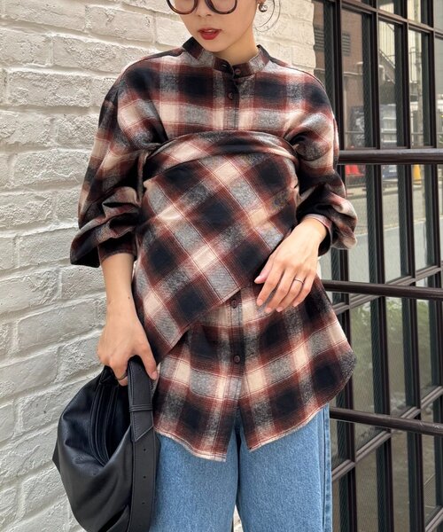 CIAOPANIC TYPY（チャオパニックティピー）の「【アレンジ自由自在】スカーフ付きボリュームスリーブチェックシャツ（シャツ/ブラウス・レディース・ベージュ/ネイビー/ブラウン・ONE SIZE）」の6枚目の写真