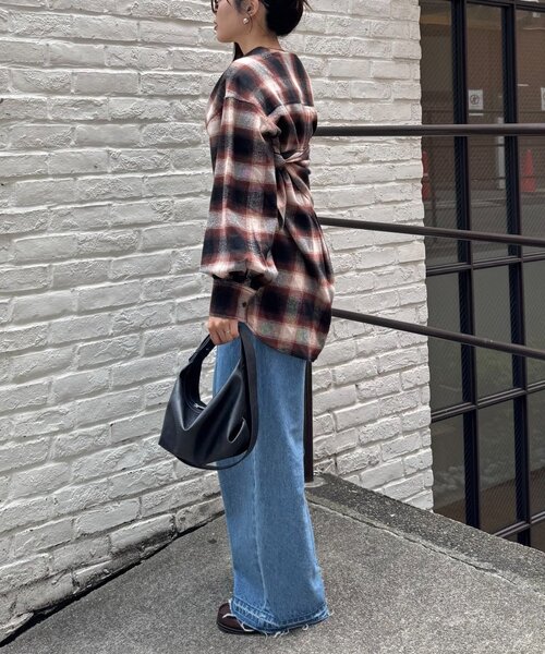 CIAOPANIC TYPY（チャオパニックティピー）の「【アレンジ自由自在】スカーフ付きボリュームスリーブチェックシャツ（シャツ/ブラウス・レディース・ベージュ/ネイビー/ブラウン・ONE SIZE）」の13枚目の写真