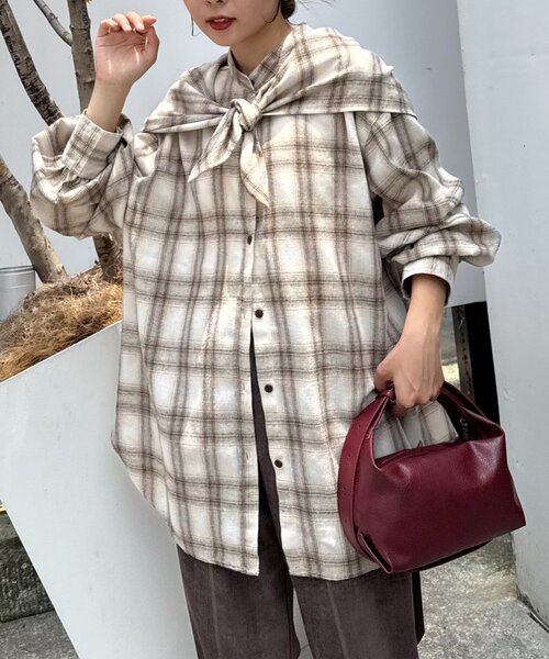 CIAOPANIC TYPY（チャオパニックティピー）の「【アレンジ自由自在】スカーフ付きボリュームスリーブチェックシャツ（シャツ/ブラウス・レディース・ベージュ/ネイビー/ブラウン・ONE SIZE）」の16枚目の写真
