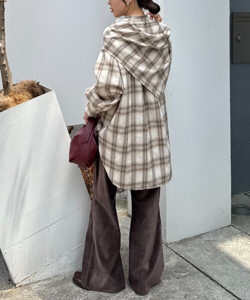 CIAOPANIC TYPY（チャオパニックティピー）の「【アレンジ自由自在】スカーフ付きボリュームスリーブチェックシャツ（シャツ/ブラウス・レディース・ベージュ/ネイビー/ブラウン・ONE SIZE）」の22枚目の写真