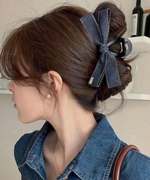 VIBGYOR（ヴィブジョー）の「【IZU】 デニム風リボンバンスクリップ（ブルー／グレー）（バレッタ/ヘアクリップ）」