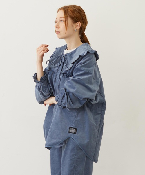 MILKFED.(ミルクフェド)の「BIG COLLAR CORDUROY SHIRT(シャツ/ブラウス・レディース・オフホワイト/ライトブルー/ブラウン・ONE SIZE)」の4枚目の写真