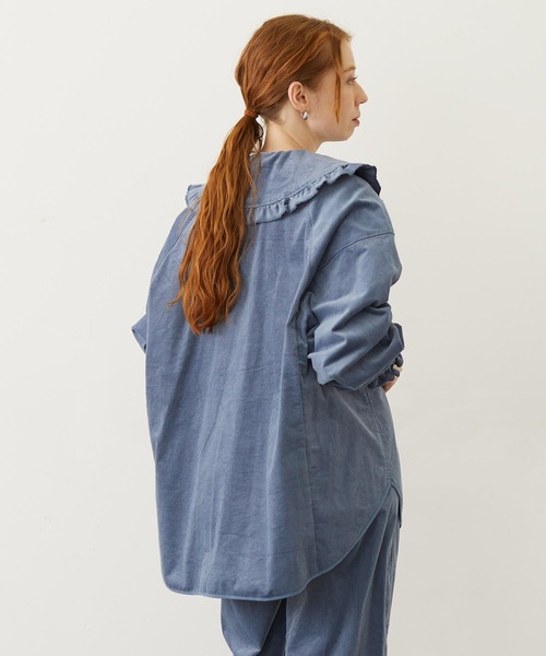 MILKFED.(ミルクフェド)の「BIG COLLAR CORDUROY SHIRT(シャツ/ブラウス・レディース・オフホワイト/ライトブルー/ブラウン・ONE SIZE)」の5枚目の写真