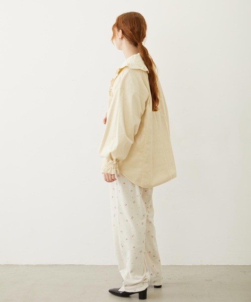 MILKFED.(ミルクフェド)の「BIG COLLAR CORDUROY SHIRT(シャツ/ブラウス・レディース・オフホワイト/ライトブルー/ブラウン・ONE SIZE)」の15枚目の写真