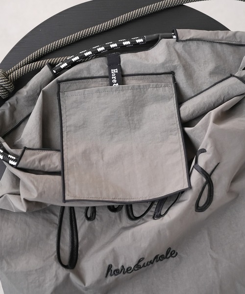 mili an deni(ミリアンデニ)の「3WAYフォントロープトートバッグ(ショルダーバッグ・レディース・カーキ/ブラック/ホワイト・F)」の17枚目の写真