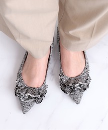 artemis by DIANA（アルテミスバイダイアナ）の「ラッフルデザイン ポインテッドトゥフラットシューズ（パンプス・レディース）」