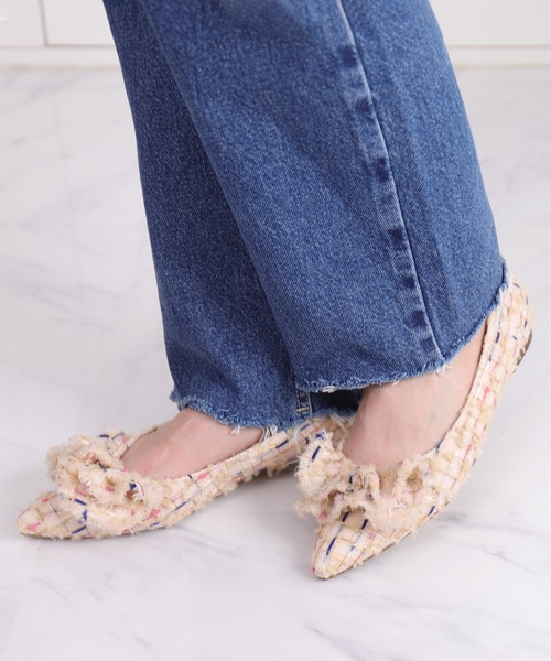 ラッフルデザイン ポインテッドトゥフラットシューズ（パンプス