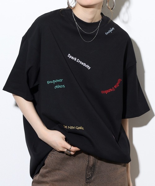 FUNALIVE(ファンアライブ)の「カラーロゴ刺繍オーバーサイズメッセージTシャツ(Tシャツ/カットソー・レディース・グリーン/ブラック/オフホワイト・FREE)」の2枚目の写真