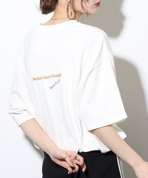 FUNALIVE(ファンアライブ)の「カラーロゴ刺繍オーバーサイズメッセージTシャツ(Tシャツ/カットソー・レディース・グリーン/ブラック/オフホワイト・FREE)」の6枚目の写真