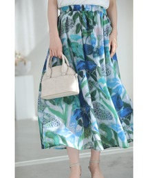 モードなペイントアートのタックミディアムスカート（スカート