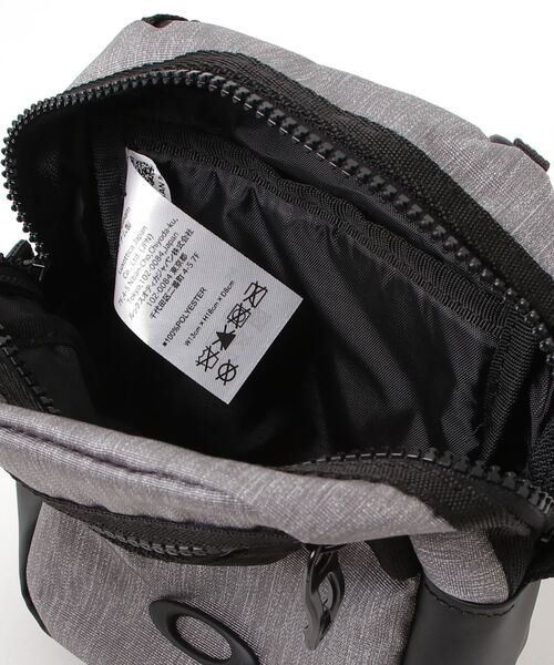 OAKLEY(オークリー)の「最新 オークリー ENHANCE LT POUCH 9.0/ ショルダーバッグ /ポーチ/バッグ/撥水加工/OAKLEY(ショルダーバッグ・メンズ・ブラック/ライトグレー・ONE SIZE)」の10枚目の写真