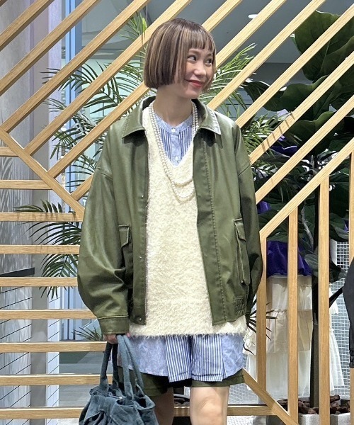 RODEO CROWNS WIDE BOWL(ロデオクラウンズワイドボウル)の「ヴィンテージフェイクレザーブルゾン(ブルゾン・レディース・ブラック/ダークグリーン/ブラウン・LARGE/MEDIUM)」の3枚目の写真