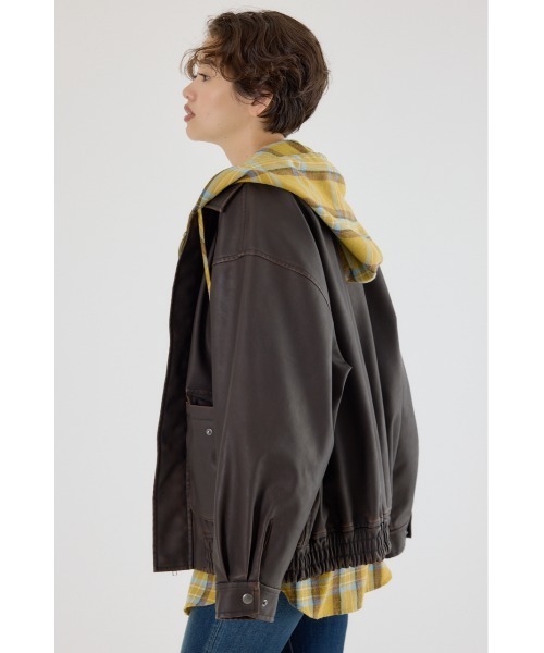 RODEO CROWNS WIDE BOWL(ロデオクラウンズワイドボウル)の「ヴィンテージフェイクレザーブルゾン(ブルゾン・レディース・ブラック/ダークグリーン/ブラウン・LARGE/MEDIUM)」の4枚目の写真