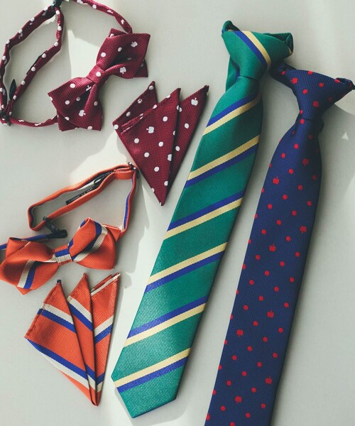 COMME CA ISM（コムサイズム）の「リンゴドット 蝶タイ・スカーフセット（蝶ネクタイ・キッズ・グリーン/ボルドー/ネイビー・FREE）」の4枚目の写真