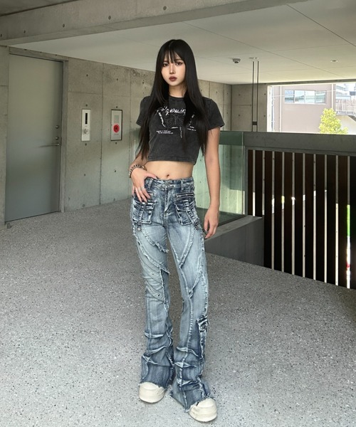 KsG(ケーエスジー)の「fringe line flare denim(デニムパンツ・レディース・ブルー/ブラック・MEDIUM/SMALL/LARGE)」の8枚目の写真