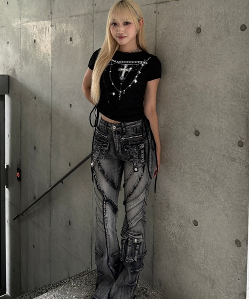 KsG(ケーエスジー)の「fringe line flare denim(デニムパンツ・レディース・ブルー/ブラック・MEDIUM/SMALL/LARGE)」の10枚目の写真