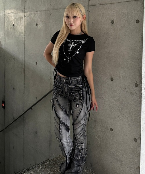 KsG(ケーエスジー)の「fringe line flare denim(デニムパンツ・レディース・ブルー/ブラック・MEDIUM/SMALL/LARGE)」の13枚目の写真