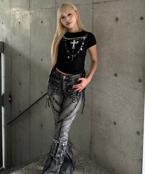 KsG(ケーエスジー)の「fringe line flare denim(デニムパンツ・レディース・ブルー/ブラック・MEDIUM/SMALL/LARGE)」の14枚目の写真