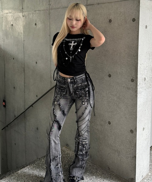KsG(ケーエスジー)の「fringe line flare denim(デニムパンツ・レディース・ブルー/ブラック・MEDIUM/SMALL/LARGE)」の15枚目の写真