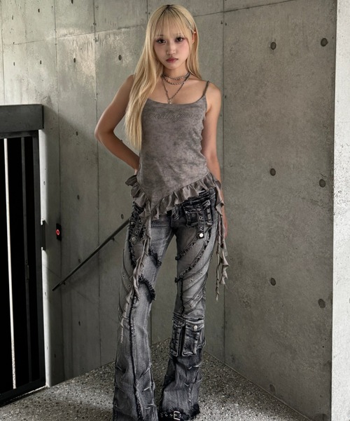 KsG(ケーエスジー)の「fringe line flare denim(デニムパンツ・レディース・ブルー/ブラック・MEDIUM/SMALL/LARGE)」の17枚目の写真