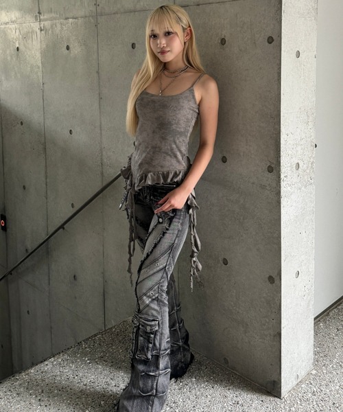 KsG(ケーエスジー)の「fringe line flare denim(デニムパンツ・レディース・ブルー/ブラック・MEDIUM/SMALL/LARGE)」の18枚目の写真