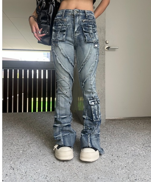 KsG(ケーエスジー)の「fringe line flare denim(デニムパンツ・レディース・ブルー/ブラック・MEDIUM/SMALL/LARGE)」の21枚目の写真