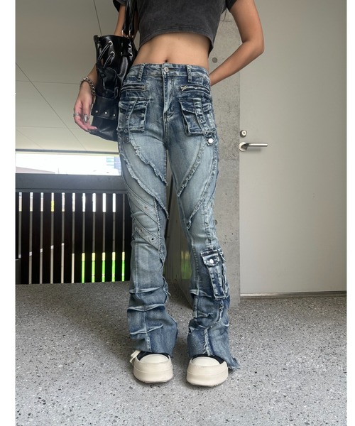 KsG(ケーエスジー)の「fringe line flare denim(デニムパンツ・レディース・ブルー/ブラック・MEDIUM/SMALL/LARGE)」の22枚目の写真
