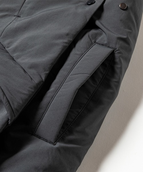 meanswhile(ミーンズワイル)の「Side Slit Padding Vest(ベスト・メンズ・ベージュ系その他/チャコール・3(L)/2(M)/1(S))」の8枚目の写真