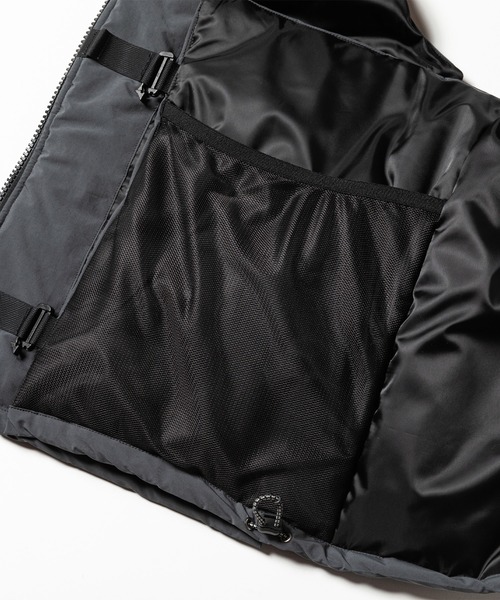 meanswhile(ミーンズワイル)の「Side Slit Padding Vest(ベスト・メンズ・ベージュ系その他/チャコール・3(L)/2(M)/1(S))」の12枚目の写真