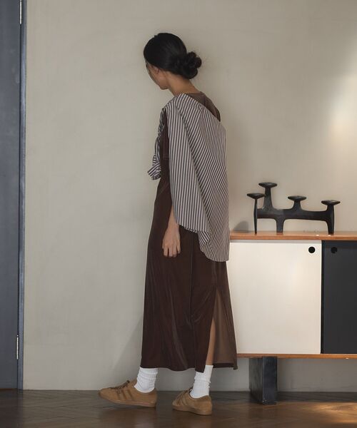 CRAFT STANDARD BOUTIQUE(クラフトスタンダードブティック)の「ベロアハーフスリーブワンピース(ワンピース・レディース・ブラウン/グレー系その他2/パープル・FREE)」の12枚目の写真