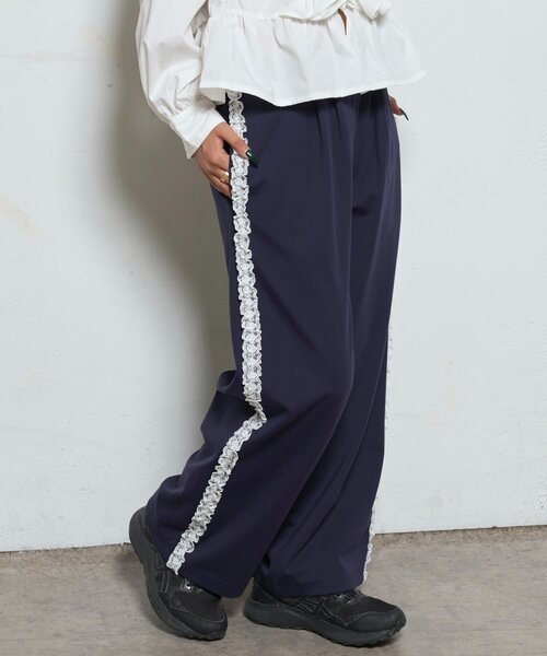 WHO'S WHO gallery（フーズフーギャラリー）の「サイドレースラインパンツ（スラックス・レディース・ブラック/ネイビー/ブラウン・SMALL/MEDIUM）」の18枚目の写真