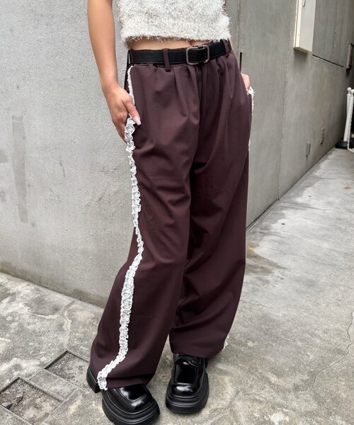 WHO'S WHO gallery（フーズフーギャラリー）の「サイドレースラインパンツ（スラックス・レディース・ブラック/ネイビー/ブラウン・SMALL/MEDIUM）」の10枚目の写真