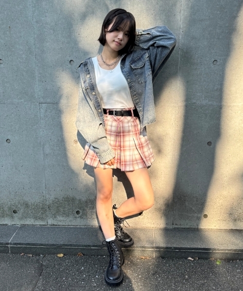 LOVETOXIC（ラブトキシック）の「【GOODPRICE】【イージーケア】ベルトつきチェックプリーツスカート（スカート・キッズ・ブラック/ブラウン/ブルーグレー/レッド・S:140cm/L:160cm/M:150cm/130cm）」の4枚目の写真