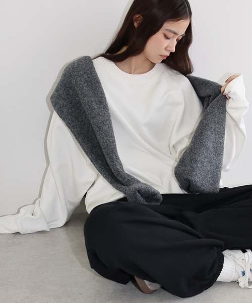 ANME（アンメ）の「ワンポイント袖ロゴ刺繍スウェットトップス（スウェット・レディース・オフホワイト/ブラック/オートミール/ブラウン・XL/L/M）」の2枚目の写真