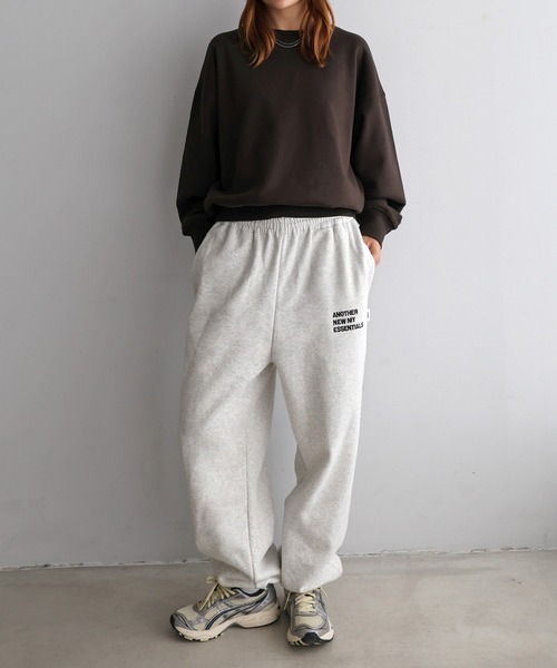 ANME（アンメ）の「ワンポイント袖ロゴ刺繍スウェットトップス（スウェット・レディース・オフホワイト/ブラック/オートミール/ブラウン・XL/L/M）」の15枚目の写真