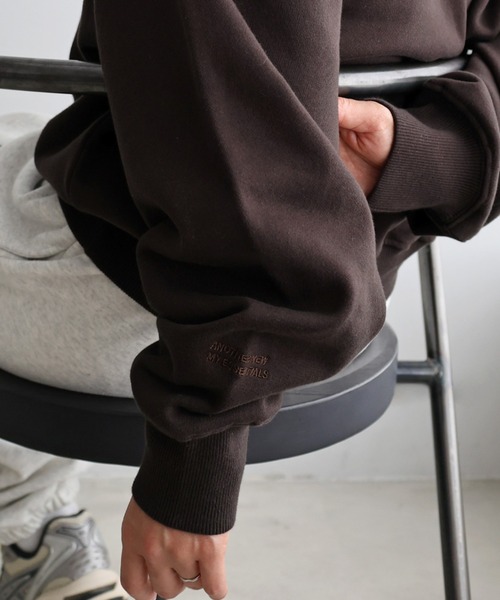 ANME（アンメ）の「ワンポイント袖ロゴ刺繍スウェットトップス（スウェット・レディース・オフホワイト/ブラック/オートミール/ブラウン・XL/L/M）」の12枚目の写真