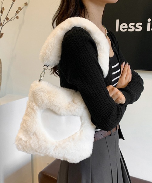 shoppinggo（ショッピングゴー）の「ファーバッグ ハート ミニトートバッグ 肩掛け 秋冬 女性 大人 手提げバッグ（トートバッグ・レディース・ベージュ/ブラック/ホワイト/キャメル/ピンク・FREE）」の12枚目の写真