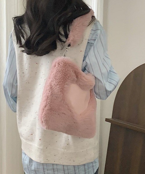 shoppinggo（ショッピングゴー）の「ファーバッグ ハート ミニトートバッグ 肩掛け 秋冬 女性 大人 手提げバッグ（トートバッグ・レディース・ベージュ/ブラック/ホワイト/キャメル/ピンク・FREE）」の8枚目の写真