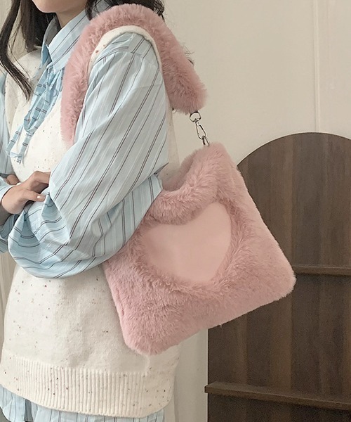 shoppinggo（ショッピングゴー）の「ファーバッグ ハート ミニトートバッグ 肩掛け 秋冬 女性 大人 手提げバッグ（トートバッグ・レディース・ベージュ/ブラック/ホワイト/キャメル/ピンク・FREE）」の6枚目の写真