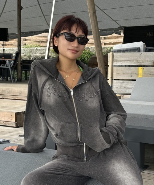 ROXY（ロキシー）の「【ZOZO限定アイテム】ROXY HEART ZIP/ロキシージップアップパーカー(SETUP/セットアップ対応可能/空港コーデ//空港コーデ))（パーカー・レディース・ピンク/ブラウン/ブラック・SMALL/LARGE）」の2枚目の写真