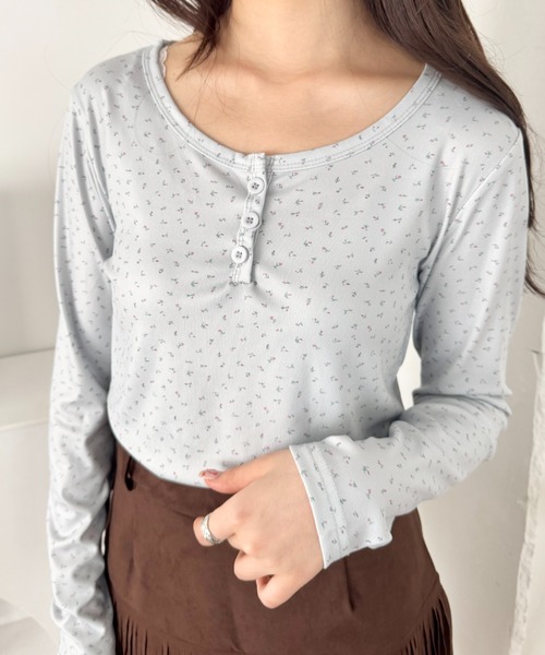 SOLLON.(ソルロン)の「小花柄ヘンリーネックリブトップス(Tシャツ/カットソー・レディース・ネイビー/アイボリー/グレー・FREE)」の17枚目の写真
