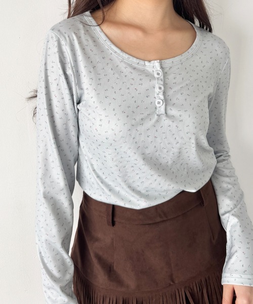 SOLLON.(ソルロン)の「小花柄ヘンリーネックリブトップス(Tシャツ/カットソー・レディース・ネイビー/アイボリー/グレー・FREE)」の18枚目の写真