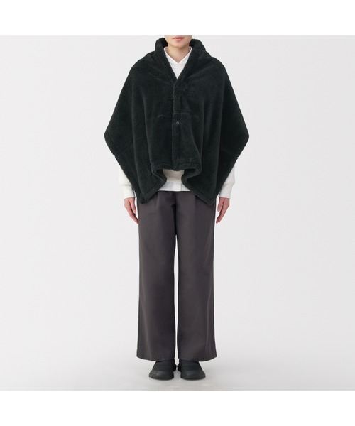 無印良品(ムジルシリョウヒン)の「再生ポリエステルあったかボア ケープ(ストール/ショール・レディース・ブラウン系/ライトベージュ/ブラック・FREE)」の5枚目の写真