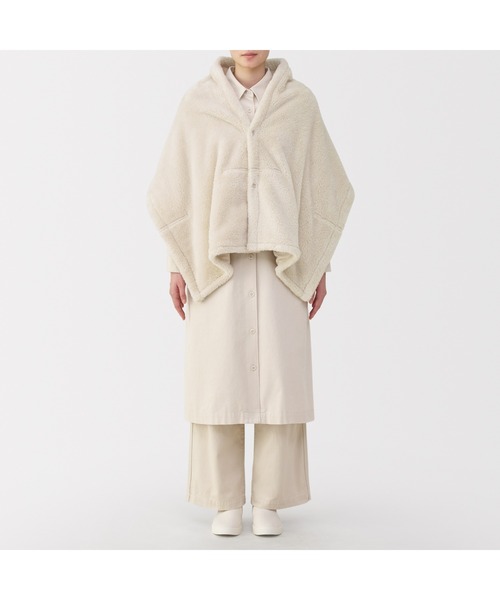 無印良品(ムジルシリョウヒン)の「再生ポリエステルあったかボア ケープ(ストール/ショール・レディース・ブラウン系/ライトベージュ/ブラック・FREE)」の17枚目の写真