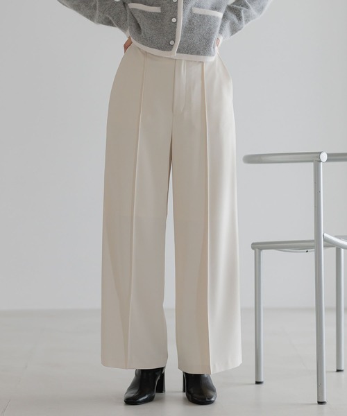 Andemiu（アンデミュウ）の「ピンタックストレートパンツ601011（スラックス・レディース・ブラック/アイボリー/ブラウン・MEDIUM/SMALL）」の2枚目の写真