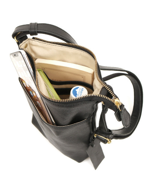 ATLANTA（アトランタ）の「アトランタ ATLANTA / 牛革縦ミニショルダー（ショルダーバッグ・レディース・グレー/ブラック/キャメル/レッド・FREE）」の11枚目の写真