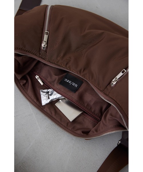 un/neu（アンノイ）の「ソフトパテッドラウンドバッグ / ショルダーバッグ / ペットボトル収納可能 / 軽量（ショルダーバッグ・レディース・ブラウン/アイボリー/ブラック・FREE）」の11枚目の写真