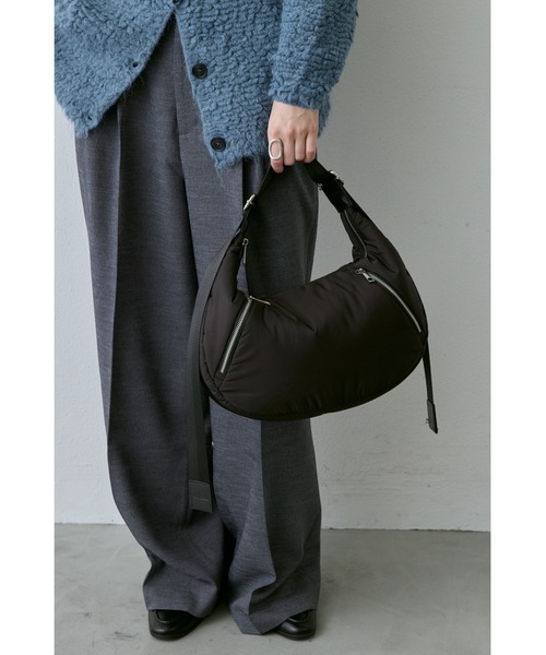 un/neu（アンノイ）の「ソフトパテッドラウンドバッグ / ショルダーバッグ / ペットボトル収納可能 / 軽量（ショルダーバッグ・レディース・ブラウン/アイボリー/ブラック・FREE）」の6枚目の写真