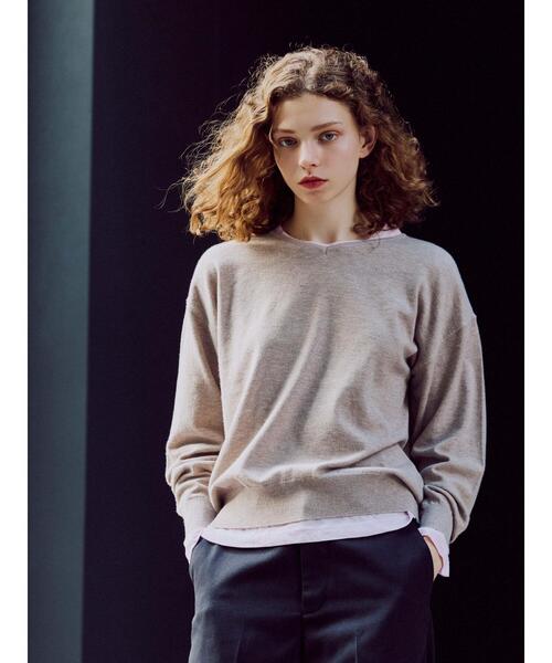 Lugnoncure（ルノンキュール）の「もちもちVネックニット（ニット/セーター・レディース・ブルー/ブラック/レッド/ベージュ・F）」の3枚目の写真